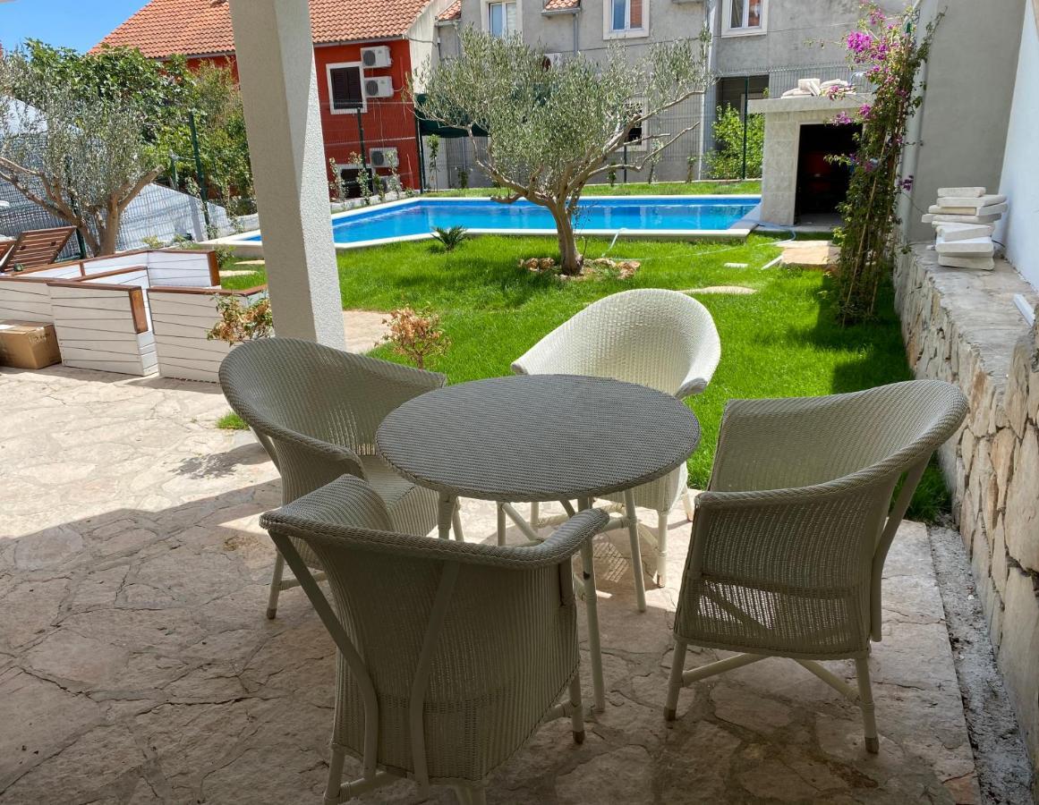 Villa Mediterra Garden & Pool Bol Luaran gambar